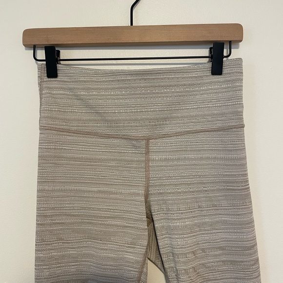 Athleta High Rise Jacquard Chaturanga Quail Leggings Size: Small Tall - Picture 3 of 5